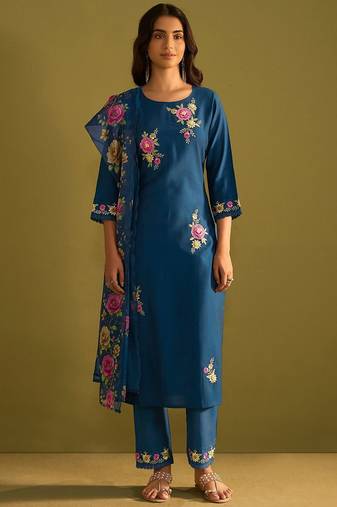 Women Floral Embroidered Regular Thread Work Kurta with Trousers & With Dupatta
