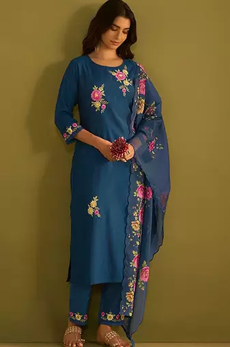 Women Floral Embroidered Regular Thread Work Kurta with Trousers & With Dupatta