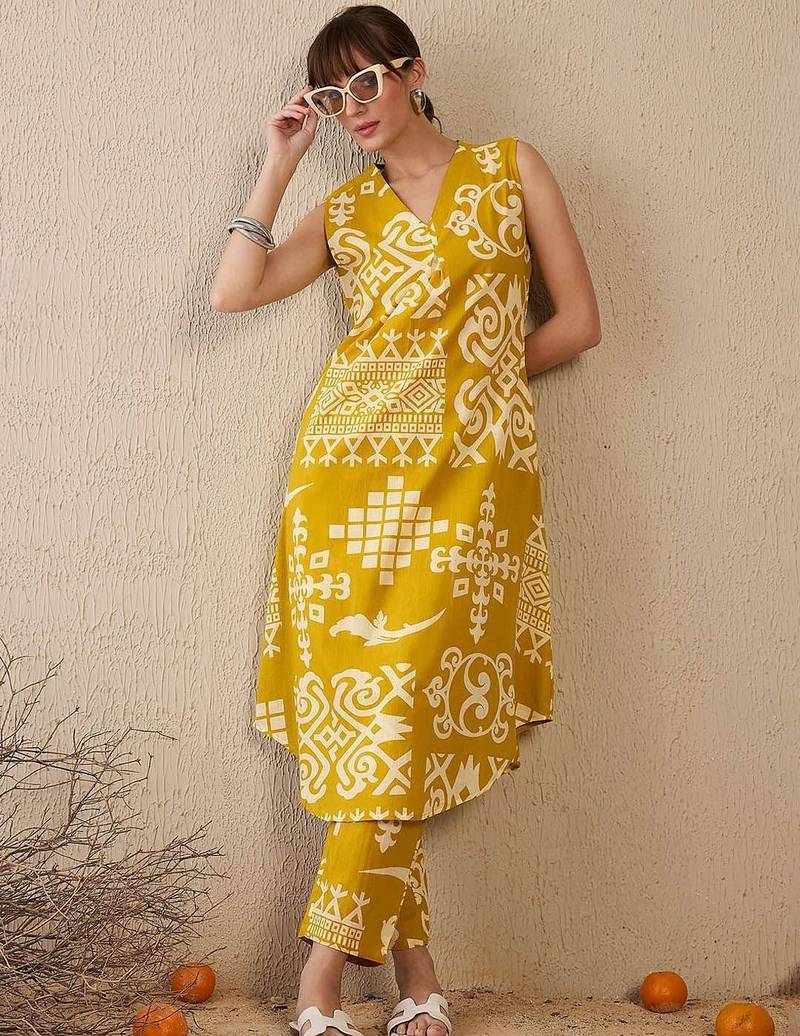 Women Ethnic Motifs Printed Regular Pure Cotton Kurta with Trousers
