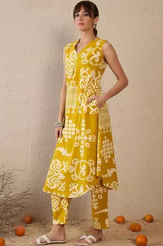 Women Ethnic Motifs Printed Regular Pure Cotton Kurta with Trousers