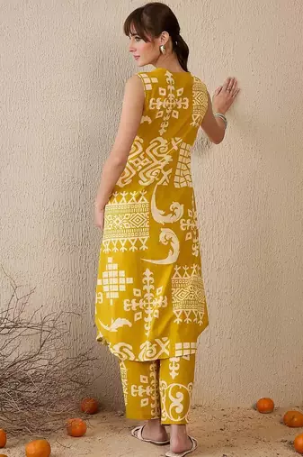 Women Ethnic Motifs Printed Regular Pure Cotton Kurta with Trousers
