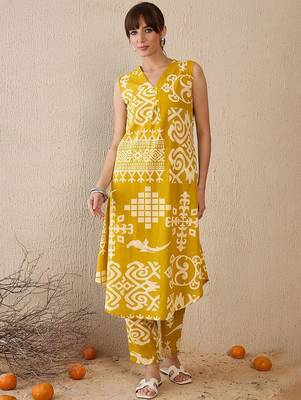 Women Ethnic Motifs Printed Regular Pure Cotton Kurta with Trousers 6