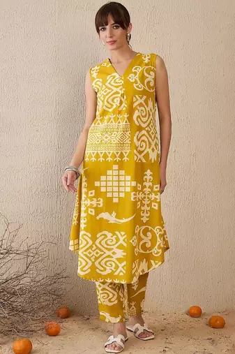 Women Ethnic Motifs Printed Regular Pure Cotton Kurta with Trousers