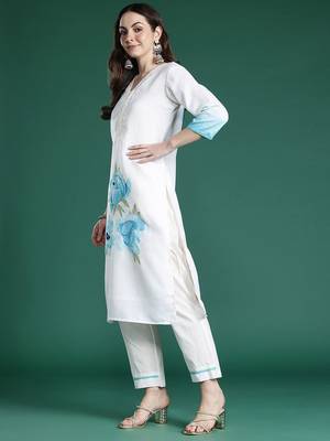 Floral Printed Sequinned Linen Kurta with Trousers & With Dupatta 6