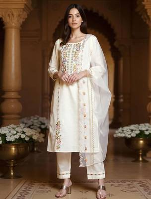 Women Floral Embroidered Regular Thread Work  Cotton Kurta with Trousers & With Dupatta 1