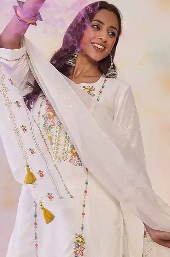 Women Floral Embroidered Regular Thread Work Pure Cotton Kurta with Trousers & With Dupatta