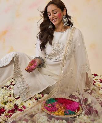 Women Floral Embroidered Regular Kurta with Trousers & With Dupatta 7