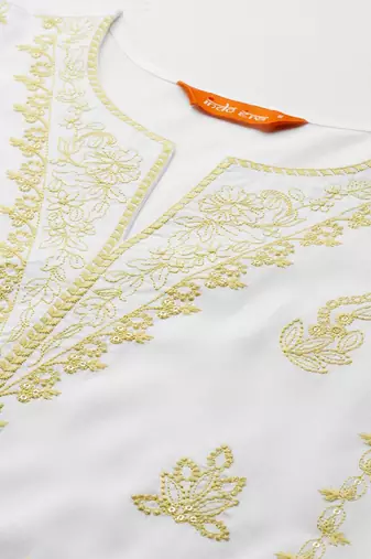 Women Floral Embroidered Thread Work Kurta with Trousers