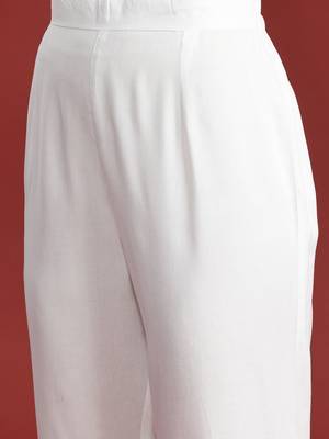 Women Floral Embroidered Thread Work Kurta with Trousers 4
