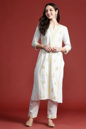 Women Floral Embroidered Thread Work Kurta with Trousers