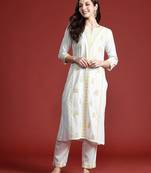 Women Floral Embroidered Thread Work Kurta with Trousers