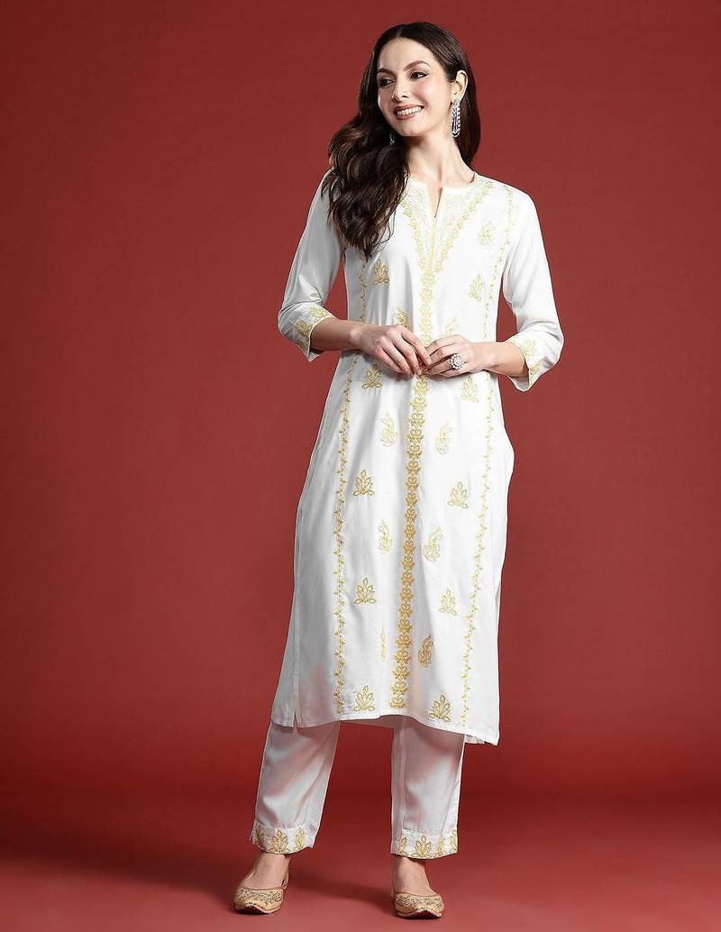 Women Floral Embroidered Thread Work Kurta with Trousers