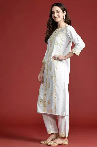 Women Floral Embroidered Thread Work Kurta with Trousers