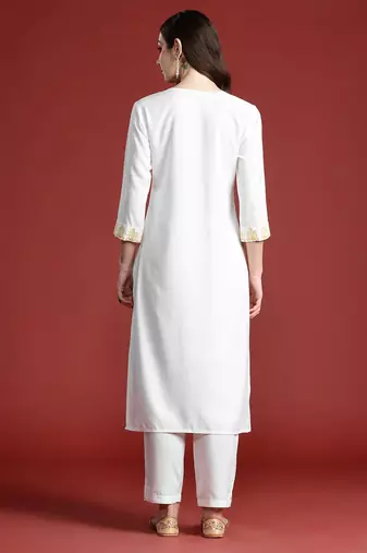 Women Floral Embroidered Thread Work Kurta with Trousers