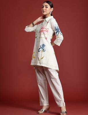 Floral Printed  Cotton Kurti with Trousers 5