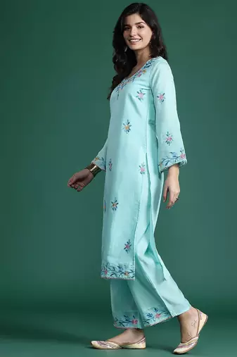 Floral Embroidered Thread Work Kurta with Trousers & With Dupatta
