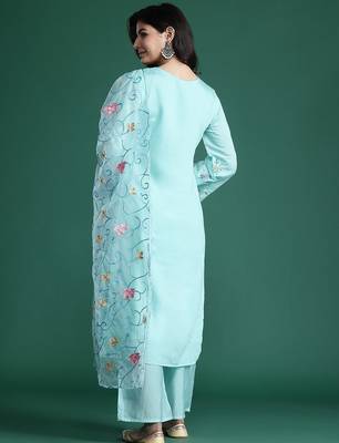 Floral Embroidered Thread Work Kurta with Trousers & With Dupatta 6