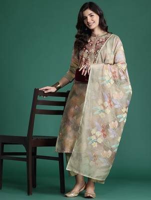 Floral Printed Thread Work Chanderi Silk Kurta with Trousers & With Dupatta 8