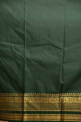 Red and green aayiram butta semi silk saree with blouse 3