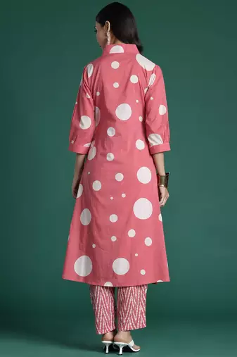 Women Printed Pleated Pure Cotton Kurta with Trousers