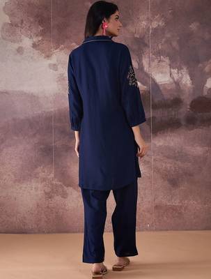 Floral Embroidered Thread Work Pure Cotton Kurta With Trousers 5