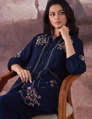 Floral Embroidered Thread Work Pure Cotton Kurta With Trousers 6