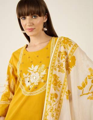 Women Floral Printed Regular Mirror Work  Cotton Kurta with Trousers & With Dupatta 3