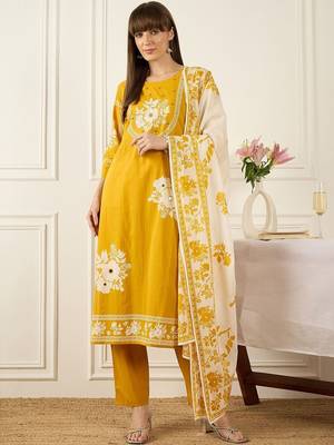 Women Floral Printed Regular Mirror Work  Cotton Kurta with Trousers & With Dupatta 7