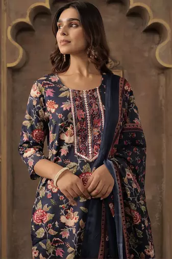 Women Floral Printed Kurta with Trousers & Dupatta