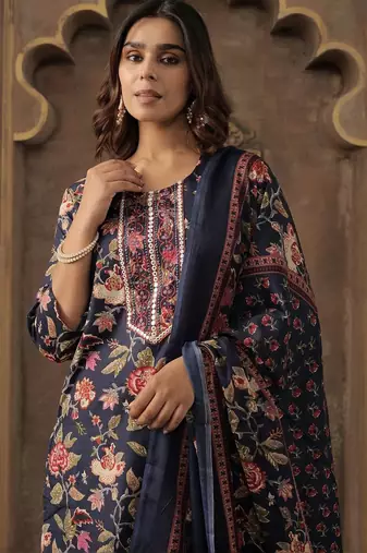 Floral Printed Round Neck Straight Kurta With Trousers & Dupatta