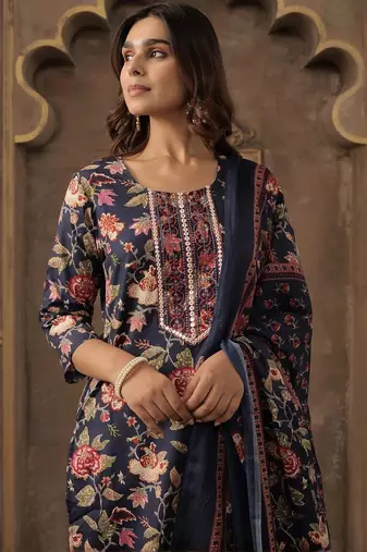 Floral Printed Round Neck Straight Kurta With Trousers & Dupatta