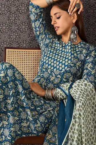 Women Ethnic Motifs Printed Cotton Kurta with Trousers & Dupatta