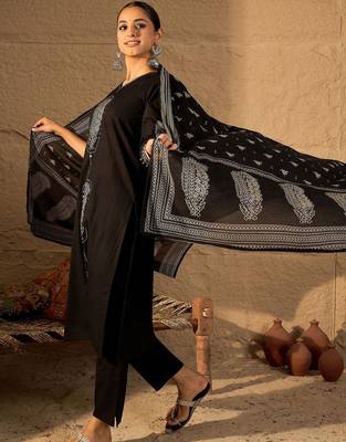 Women Ethnic Motifs Embroidered Cotton Kurta with Trousers & Dupatta 6