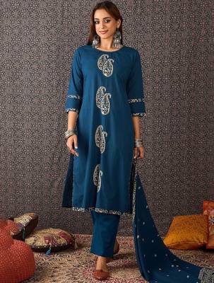 Paisley Printed Round Neck Thread Work Pure Cotton Kurta & Trousers With Dupatta 1
