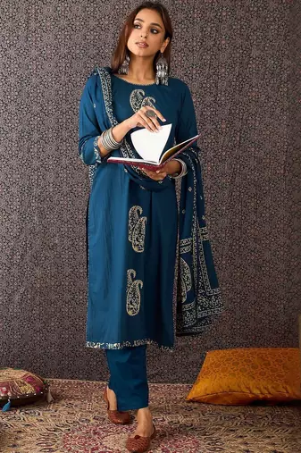 Paisley Printed Round Neck Thread Work Pure Cotton Kurta & Trousers With Dupatta