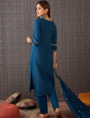 Paisley Printed Round Neck Thread Work Pure Cotton Kurta & Trousers With Dupatta 4