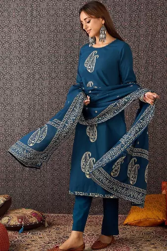 Paisley Printed Round Neck Thread Work Pure Cotton Kurta & Trousers With Dupatta