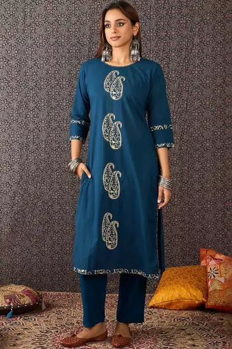 Paisley Printed Round Neck Thread Work Pure Cotton Kurta & Trousers With Dupatta