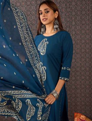 Paisley Printed Round Neck Thread Work Pure Cotton Kurta & Trousers With Dupatta 7