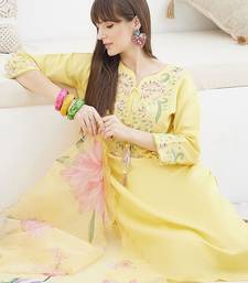 Women Floral Embroidered Regular Thread Work Kurta with Trousers & With Dupatta