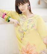 Women Floral Embroidered Regular Thread Work Kurta with Trousers & With Dupatta