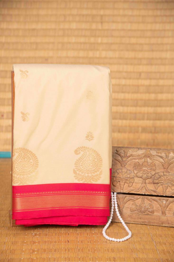 Offwhite and pink korvai semi silk saree with blouse