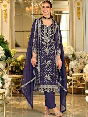 Women Ethnic Motifs Embroidered Regular Thread Work Kurta Set 1