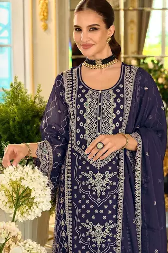Women Ethnic Motifs Embroidered Regular Thread Work Kurta Set