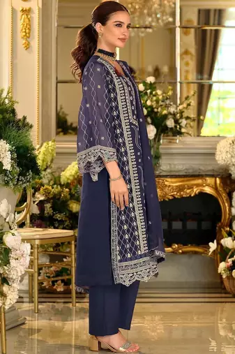 Women Ethnic Motifs Embroidered Regular Thread Work Kurta Set