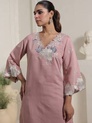 Floral Yoke Design V-Neck Thread Work Straight Kurta & Trousers 2