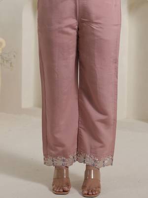 Floral Yoke Design V-Neck Thread Work Straight Kurta & Trousers 6