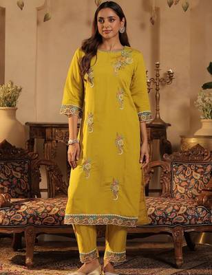 Floral Embroidered Straight Kurta With Trousers & Dupatta 5