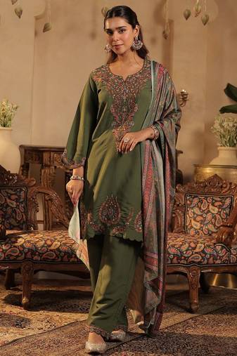 Women Ethnic Motifs Printed Kurta with Trouser & Dupatta