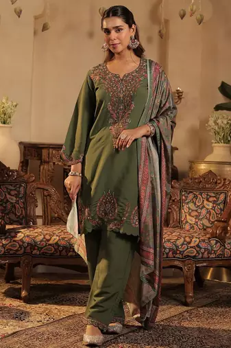 Women Ethnic Motifs Printed Kurta with Trouser & Dupatta